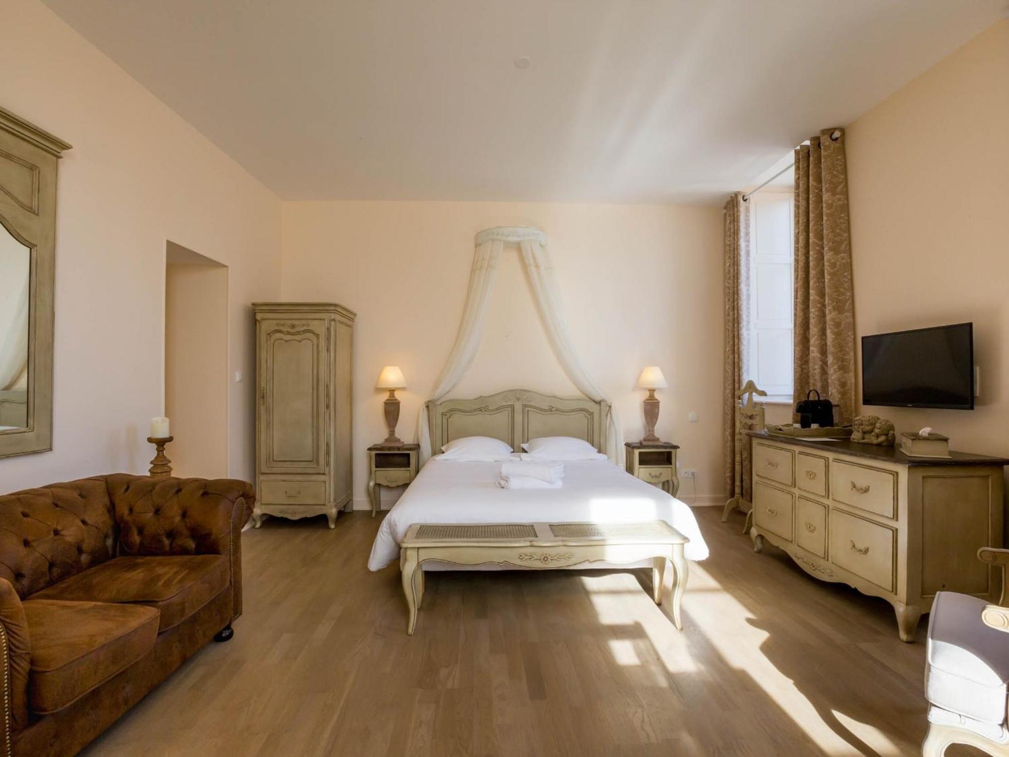 Le Cara - 4 Calmes Et Chics Au Coeur De Beaune *