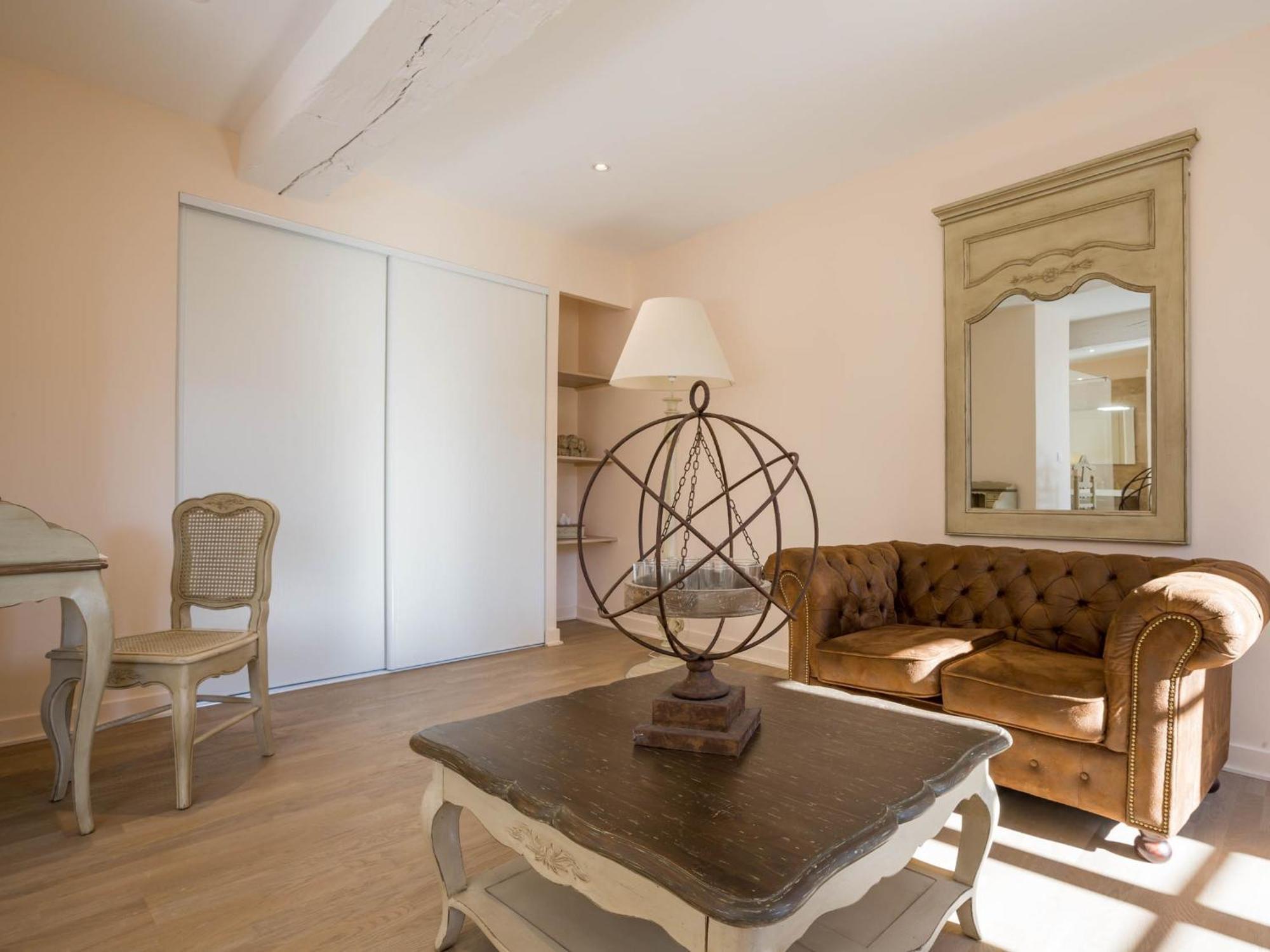 Appartement Le Cara - 4 Calmes Et Chics Au Coeur De Beaune *