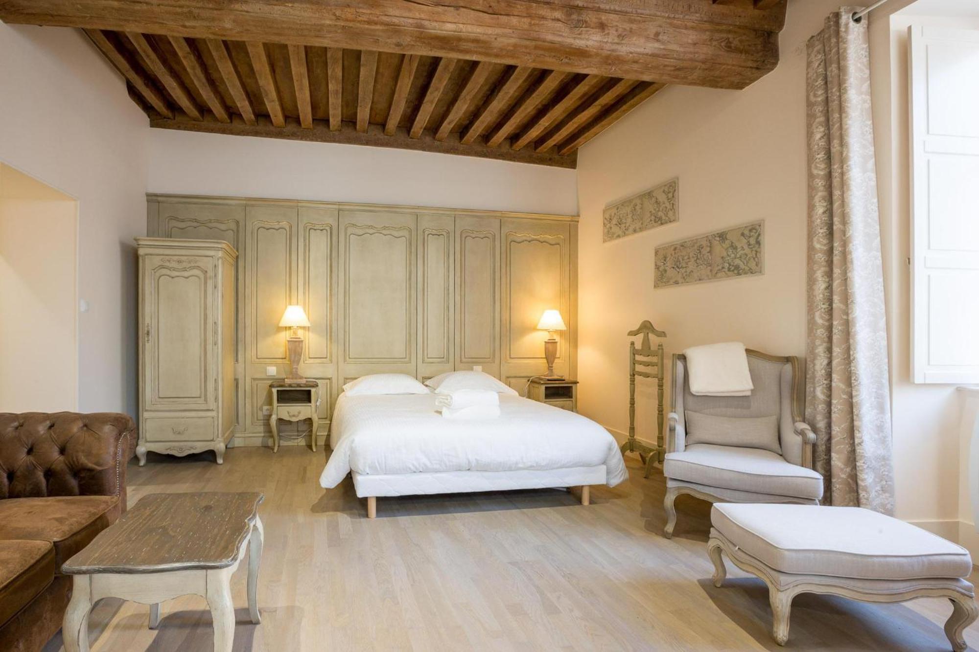 Appartement Le Cara - 4 Calmes Et Chics Au Coeur De Beaune *